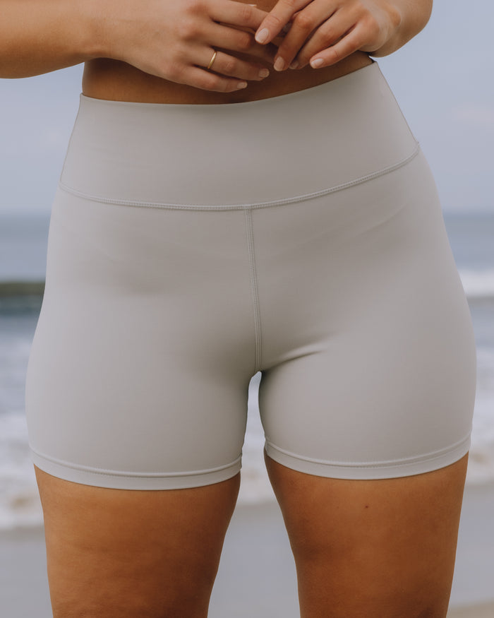 Go! Shortie Shorts - Light Grey