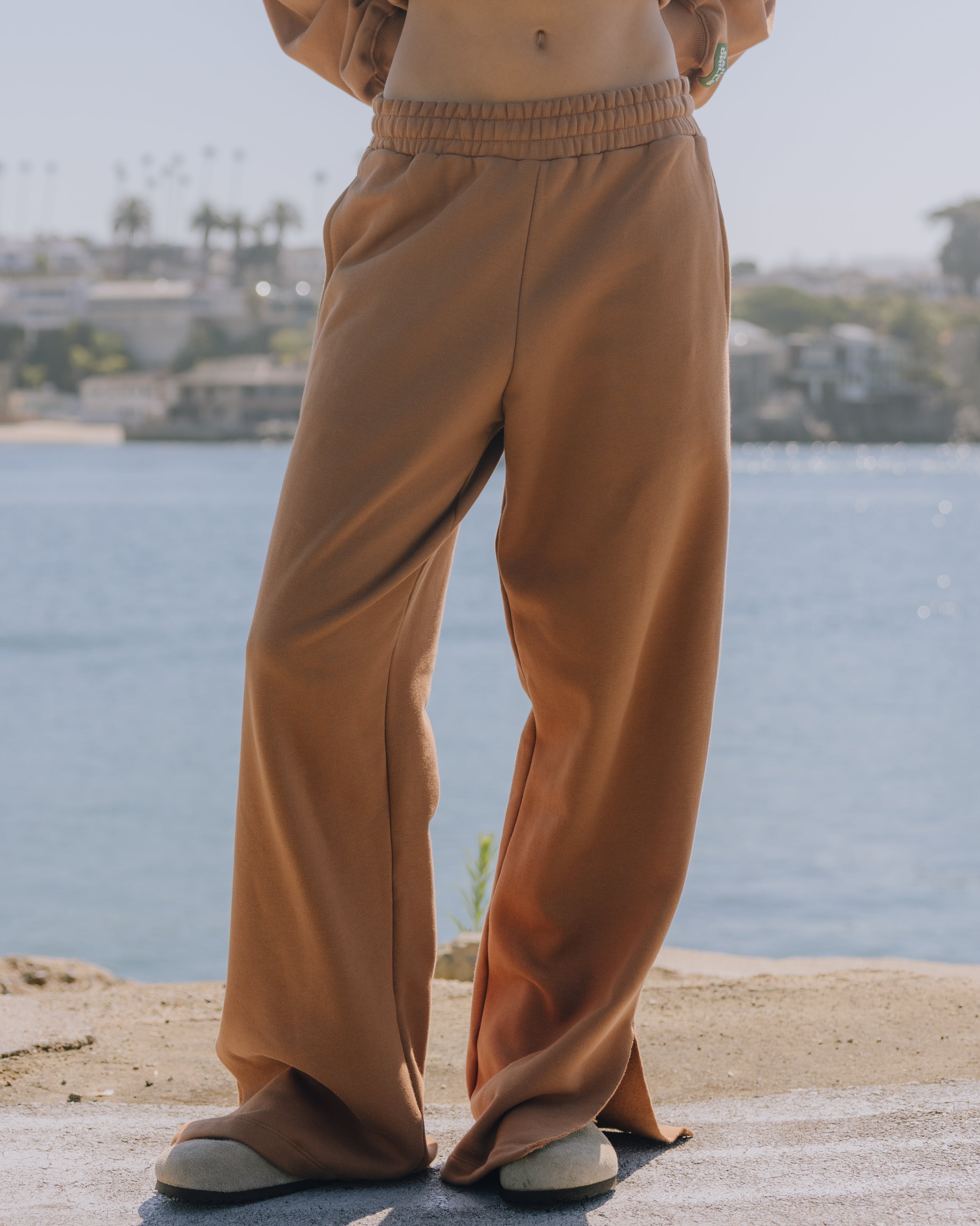Fleece Wide Leg Sweatpants - Mousse